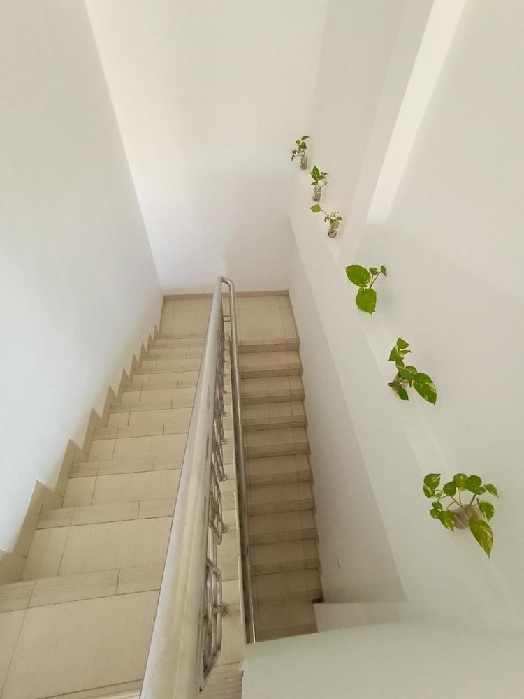 Votel Viure Hotel Jogjakarta Maguwo Екстериор снимка