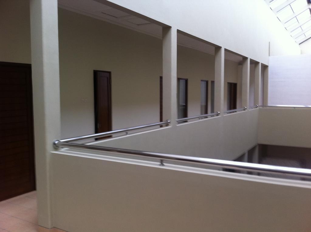 Votel Viure Hotel Jogjakarta Maguwo Екстериор снимка