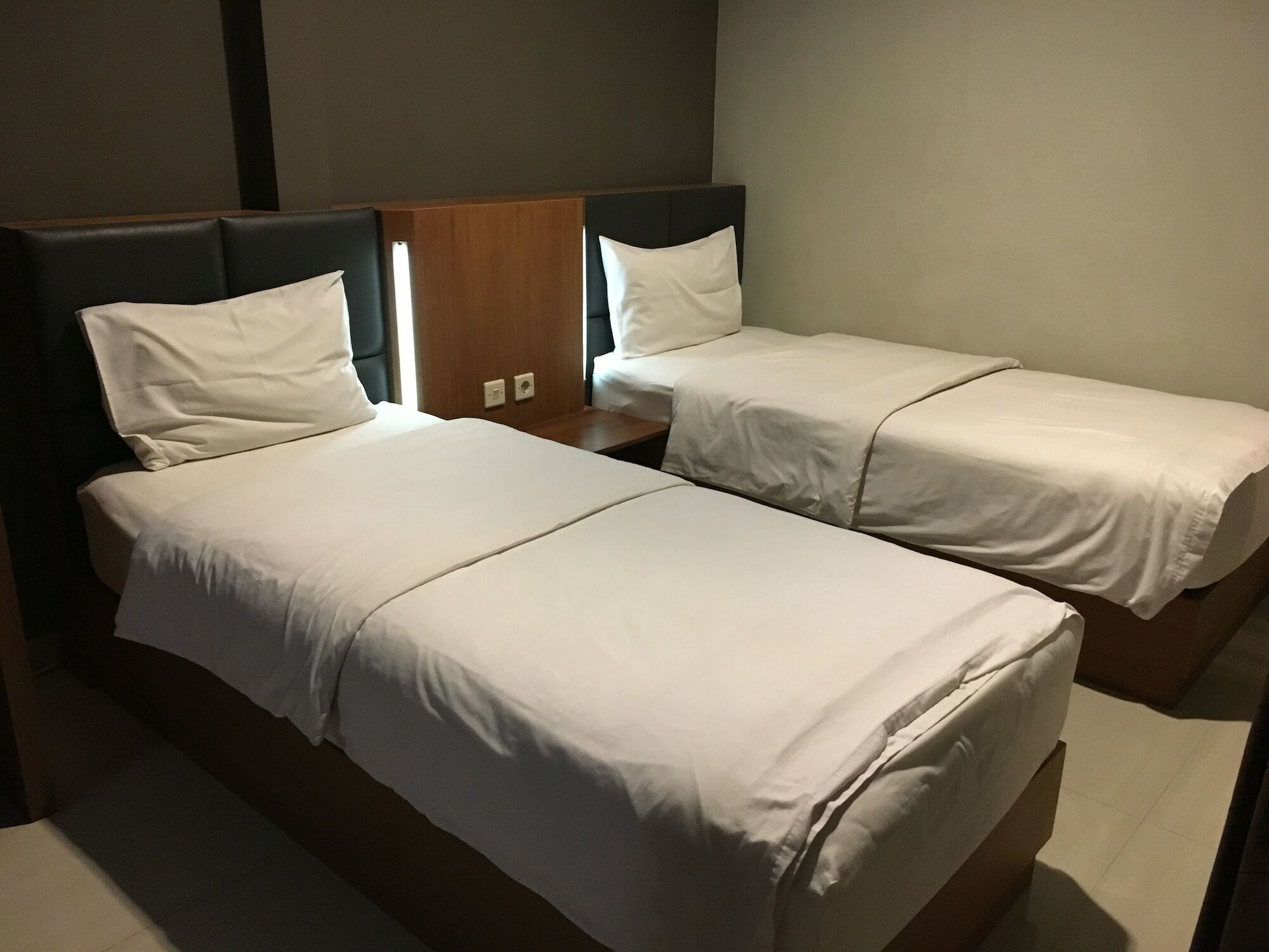 Votel Viure Hotel Jogjakarta Maguwo Екстериор снимка